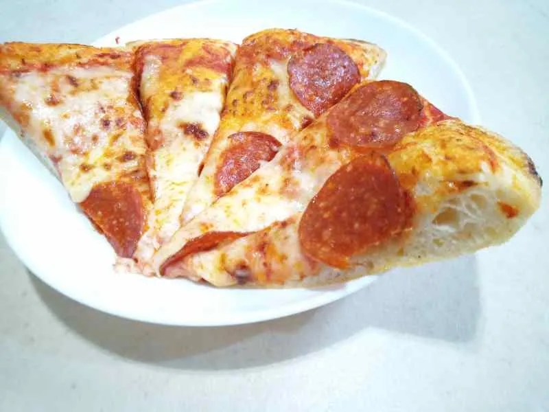 まるほ食品のペパロニピザ