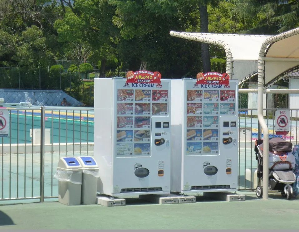 190円の森永のアイスの自動販売機