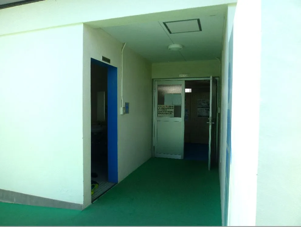 トイレは更衣室横にあります