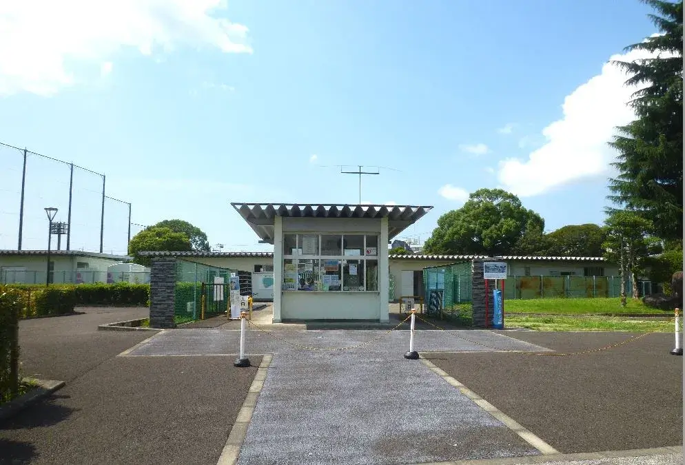 あまり目立たない入口